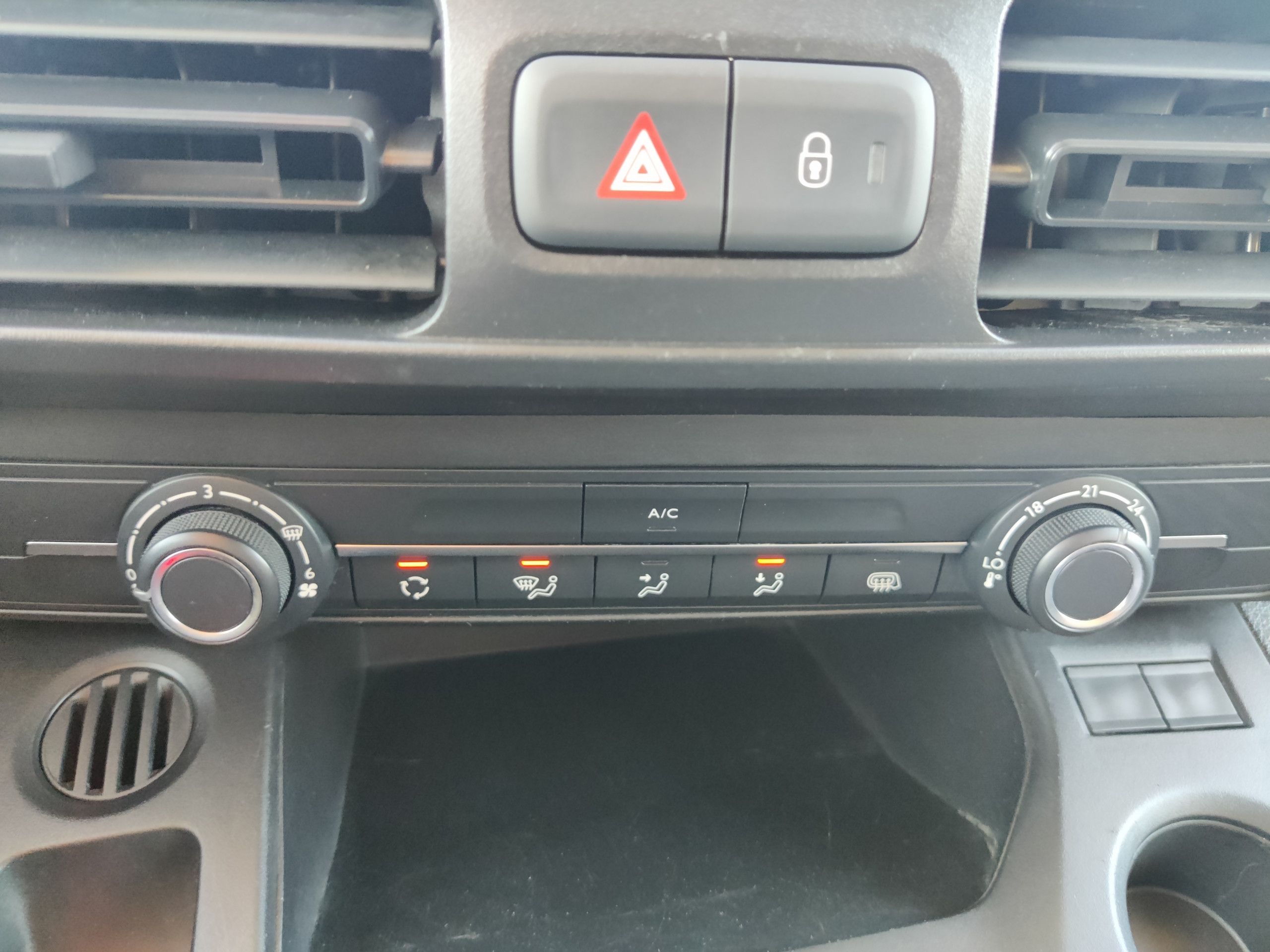 PEUGEOT PARTNER III 1.5 BHDI 100 S&S 1000KG STD ASPHALT – Image 11